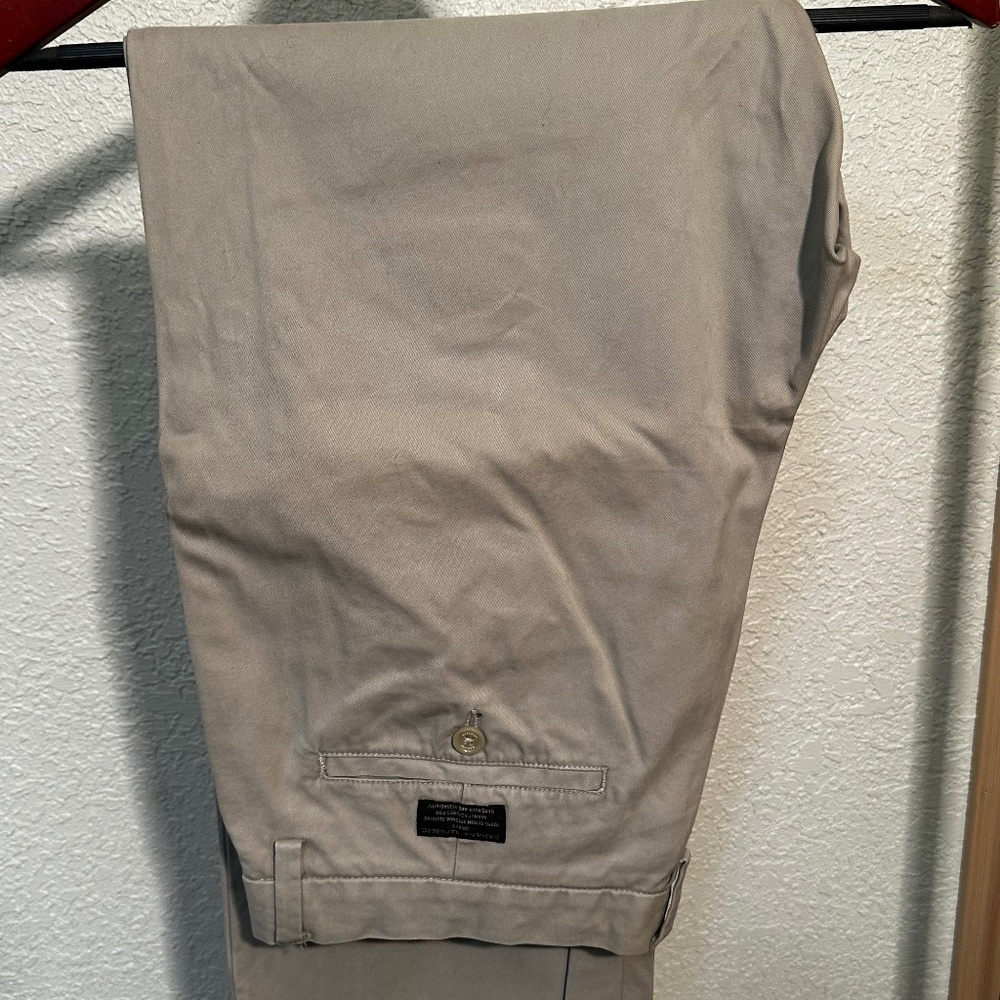 COPY - Men's Classic Banana Republic Dark Khaki's 33/30